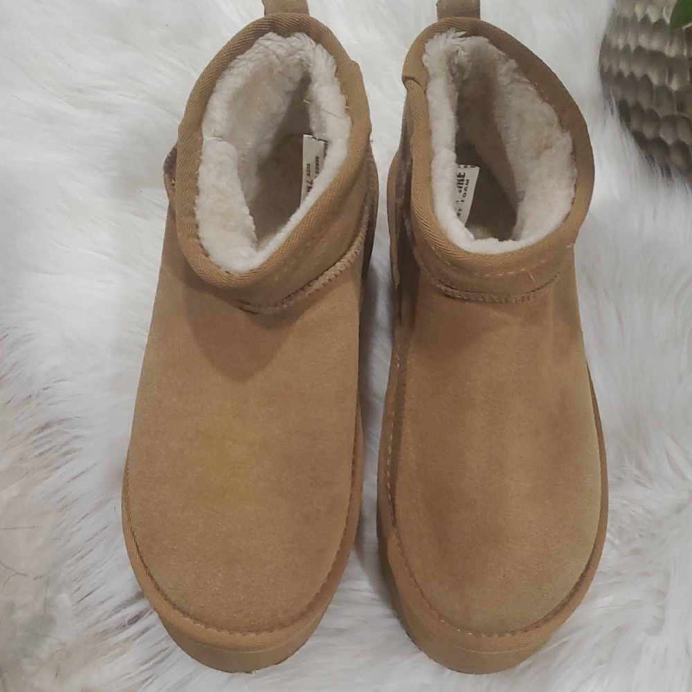 Cushion aire   Tan Wedge Winter Boots